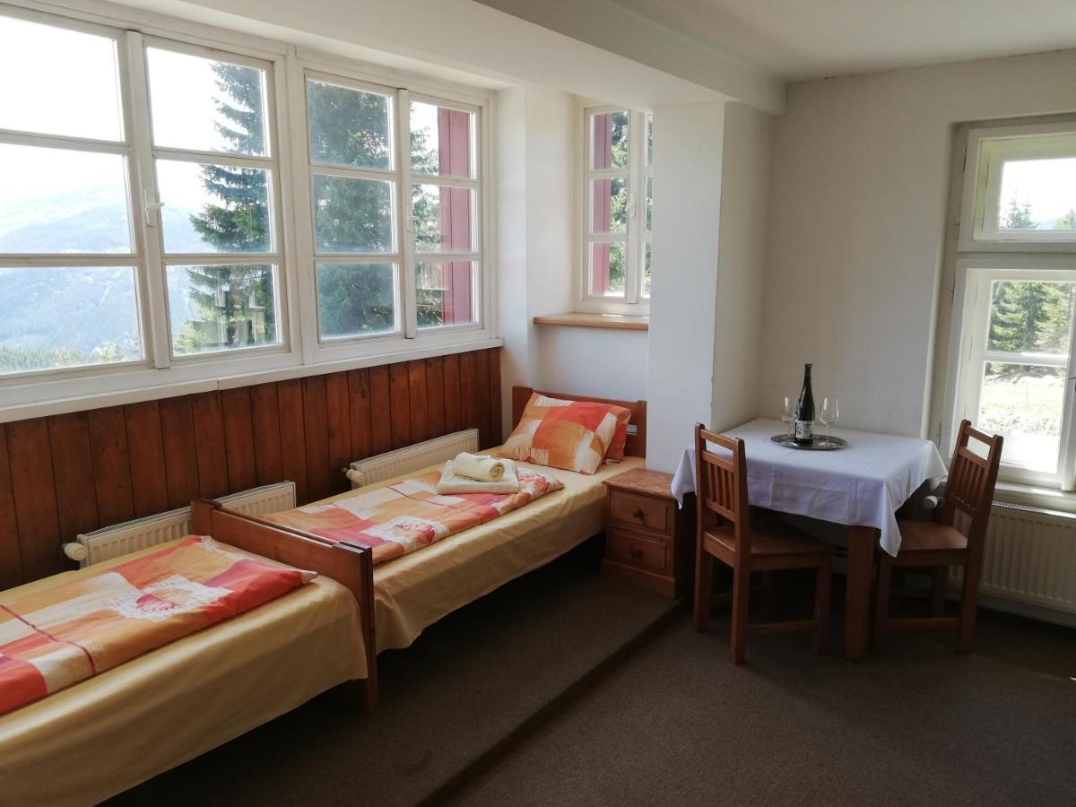 Horska Chata Sedmidoli Hotel Špindlerŭv Mlýn Buitenkant foto